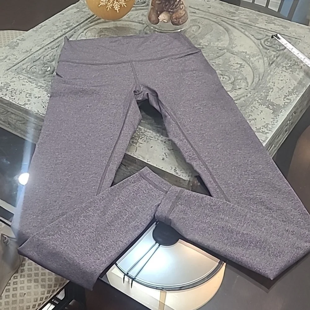 LULULEMON ATHLETICA WOMEN'S HIGH RISE LEGGING PANTS LIKE NEW SIZE 8